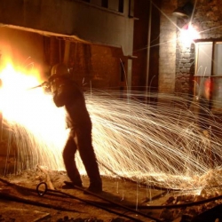 工業(yè)用鐵殘?jiān)袒妥枞紕┑? /></a>
				<h3><a href=